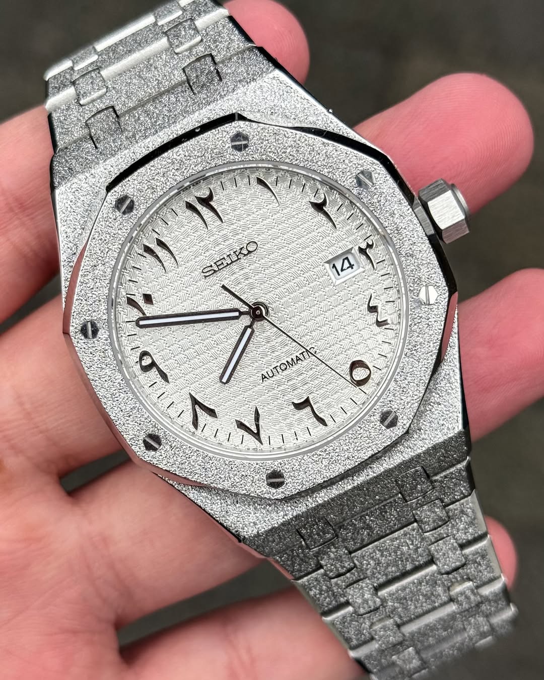 MOR OAK MOD - FROSTED WHITE ARABIC