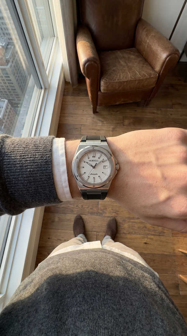 CARENTIS Silver Steel White Rubber